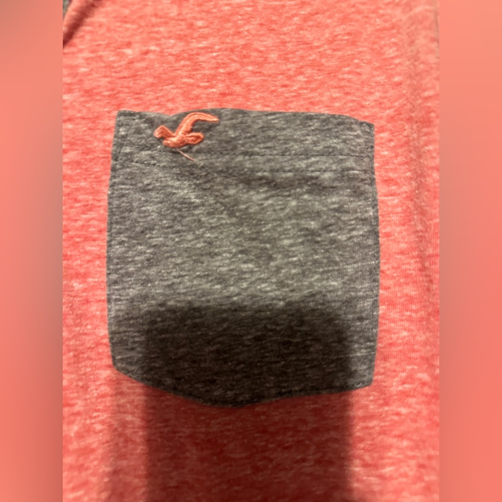 Hollister Men’s Henley Shirt Medium Coral Gray Long Sleeve Colorblock Pocket Tee - Picture 3 of 5